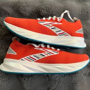 Brooks Levitate Stealth Fit 6 Orange Athletic Shoes